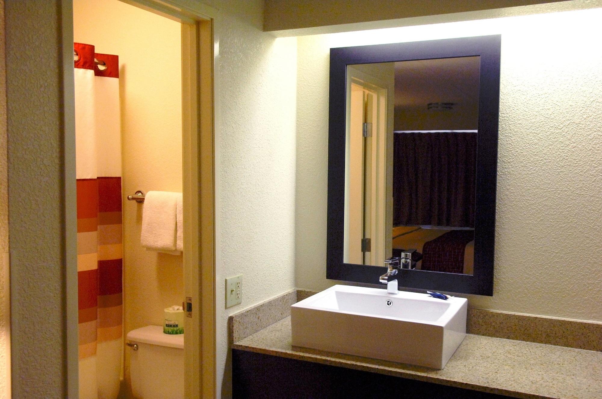 Red Roof Inn Plus+ Philadelphia Airport Essington Exteriör bild