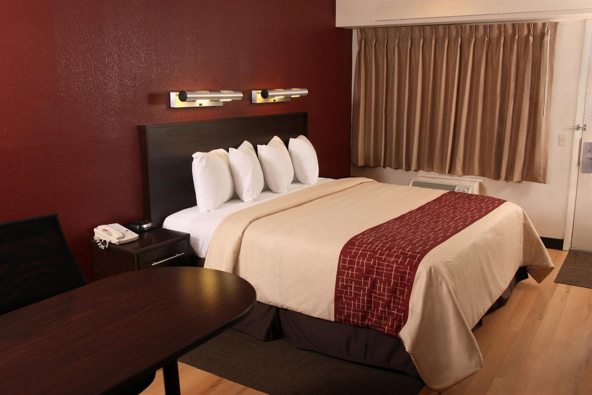 Red Roof Inn Plus+ Philadelphia Airport Essington Exteriör bild